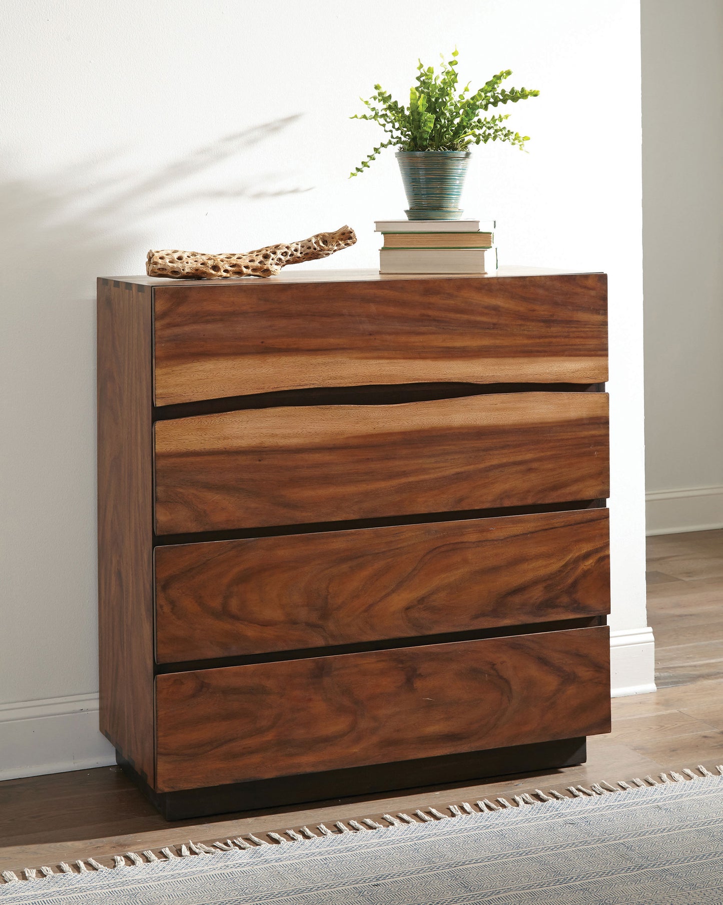 Winslow | 4 Drawer Chest