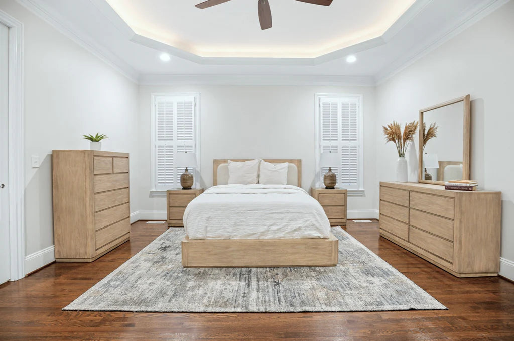 Hyde Park | Queen Upholstered Complete Bed