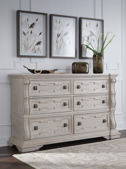 Bruchandi Dresser