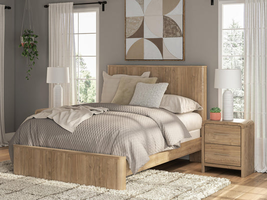 Gramburg Queen Panel Bed