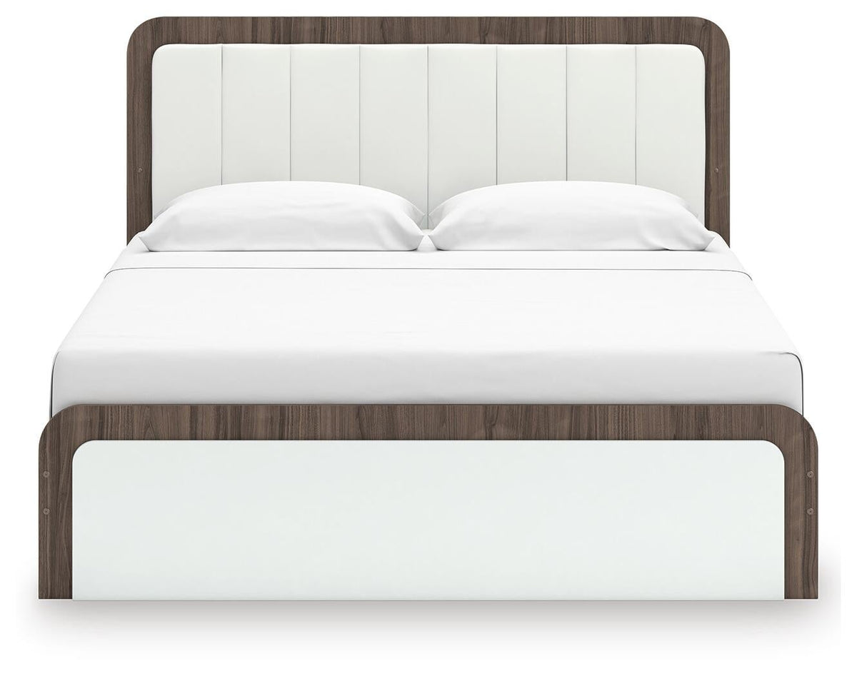 Kendanport King Upholstered Bed